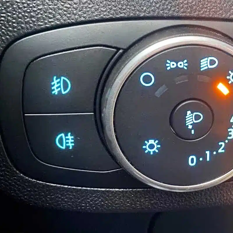 Ford Focus fog-light switch controls