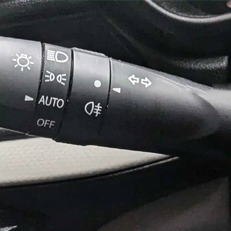 Suzuki Swift fog-light switch controls